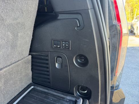 Used 2019 Cadillac Escalade Platinum image 24