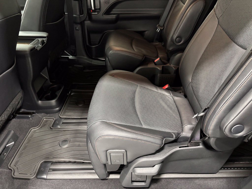 Used 2026 Toyota Sienna Limited FWD image 48