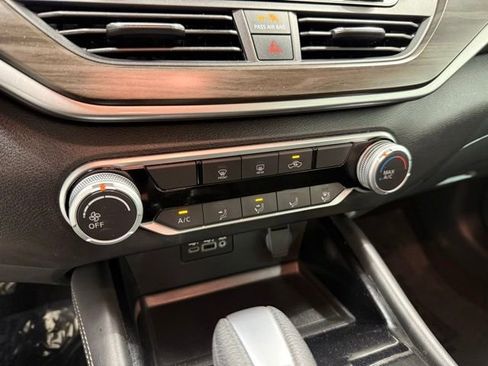 Used 2023 Nissan Altima 2.5 SV FWD image 17