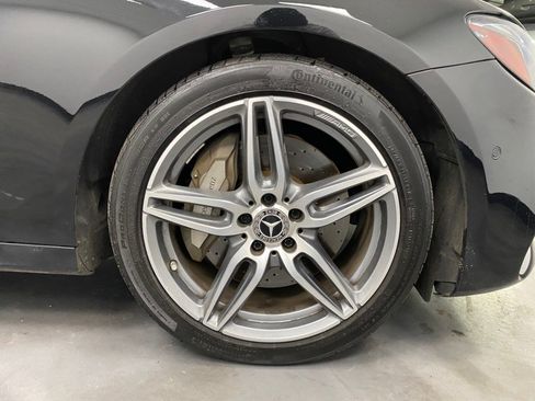 Used 2018 Mercedes-Benz E 300 4MATIC w/ Premium 2 Package image 15
