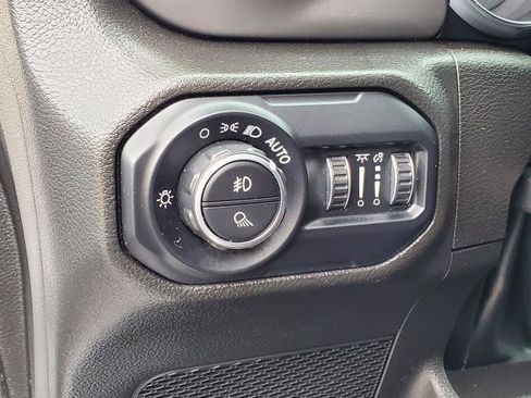 Used 2022 Jeep Gladiator Sport AWD/4WD image 8