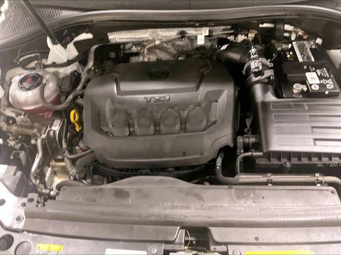 Used 2023 Volkswagen Tiguan SE image 35