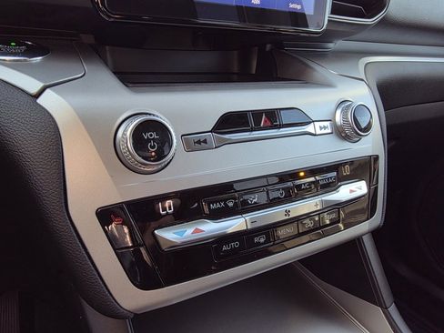 Used 2021 Ford Explorer XLT w/ Class III Trailer Tow Package image 17