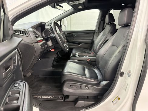 Certified 2023 Honda Odyssey Sport image 5