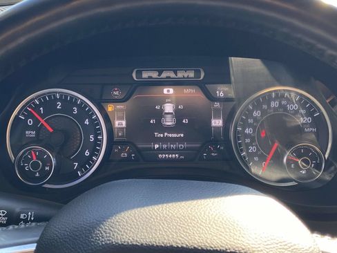 Used 2023 RAM 1500 Laramie AWD/4WD image 25
