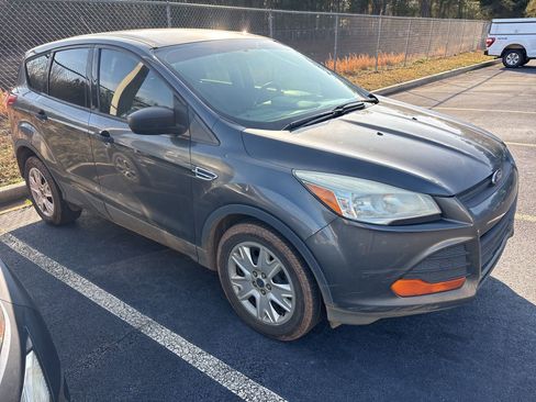 Used 2015 Ford Escape S image 2