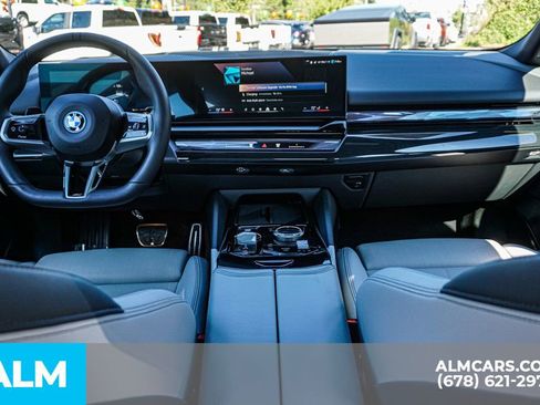 Used 2025 BMW i5 eDrive40i w/ M Sport Package image 25
