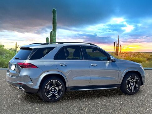 Used 2025 Mercedes-Benz GLE 350 4MATIC w/ AMG Line Exterior image 5