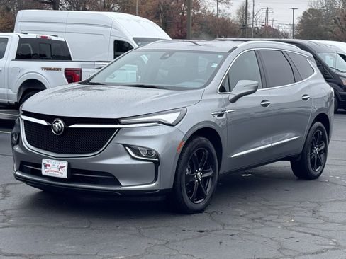 Used 2023 Buick Enclave Essence w/ Sport Touring Edition image 2