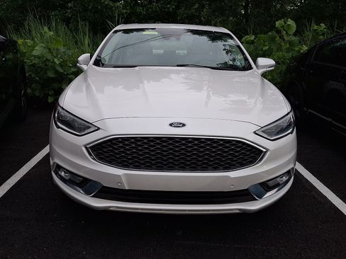 Used 2018 Ford Fusion Platinum FWD image 2