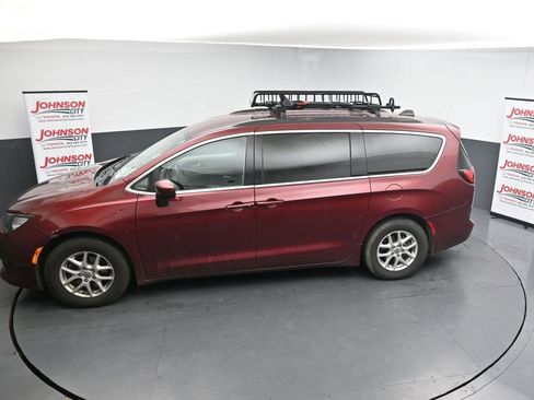 Used 2021 Chrysler Voyager Lxi image 13