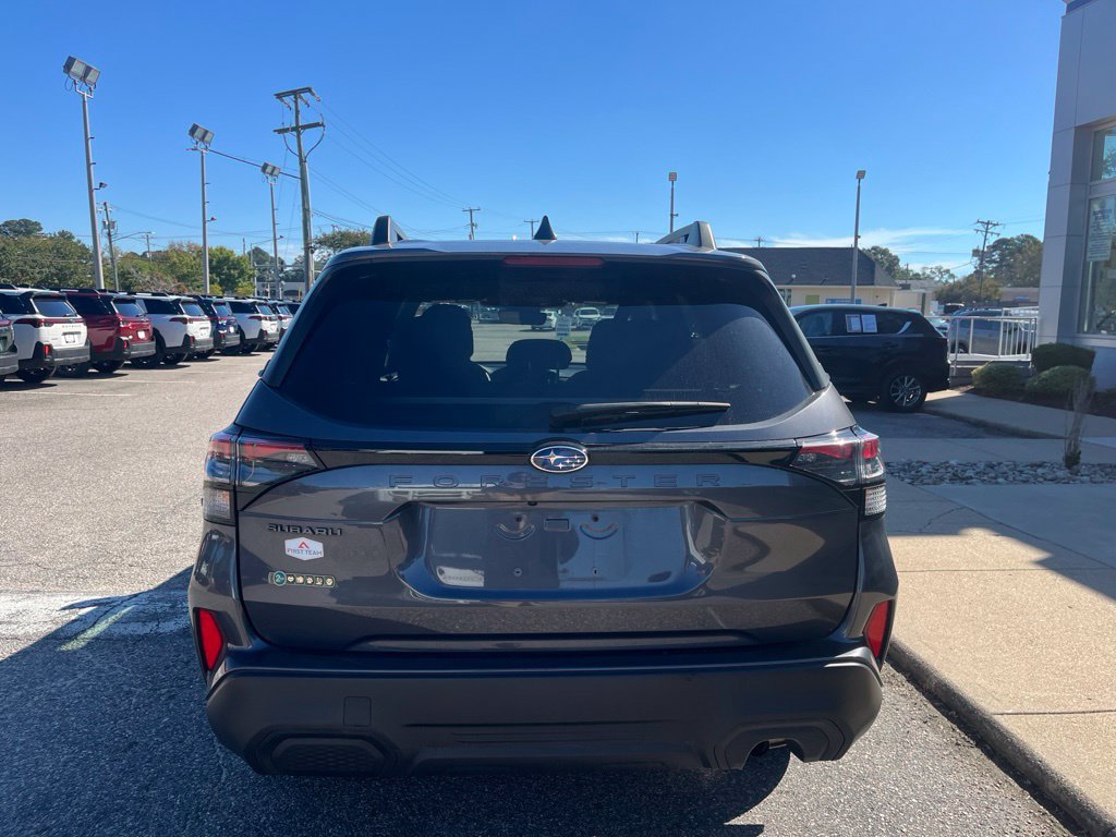 Used 2025 Subaru Forester Premium w/ Convenience Package #1 AWD/4WD image 4