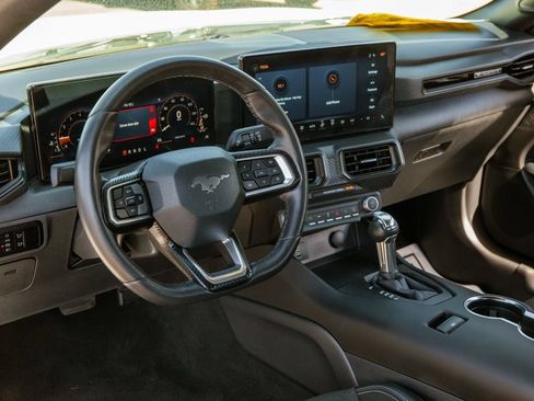 Used 2025 Ford Mustang Convertible RWD image 10