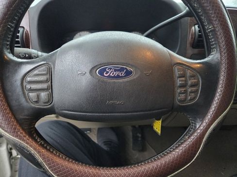 Used 2005 Ford F350 Lariat image 15