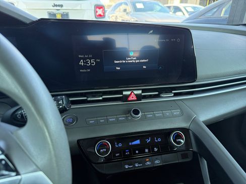 Used 2024 Hyundai Elantra SEL FWD image 16