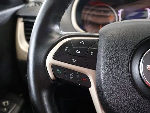 Used 2016 Jeep Cherokee Sport AWD/4WD image 16