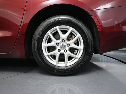 Used 2021 Chrysler Voyager LX image 13