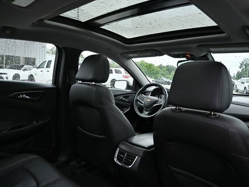 Used 2024 Chevrolet Malibu LT FWD image 32