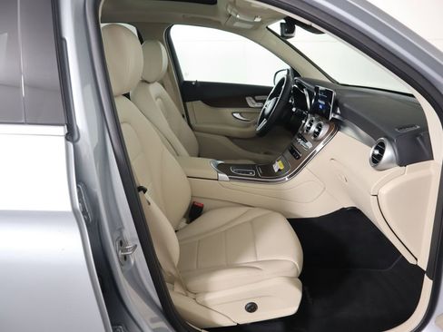 Certified 2022 Mercedes-Benz GLC 300 image 20