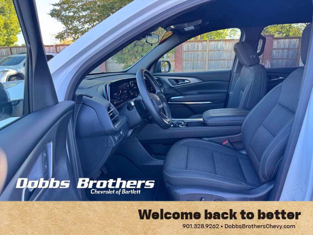 Used 2026 Chevrolet Traverse LT FWD image 12