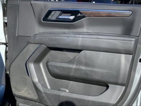 Certified 2025 Chevrolet Suburban Z71 image 22