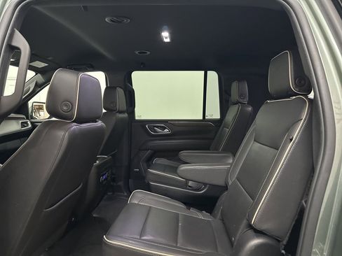 Used 2023 Chevrolet Suburban Premier image 45