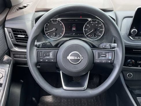 Used 2023 Nissan Rogue SV FWD image 12