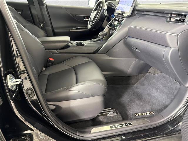 Used 2024 Toyota Venza Nightshade AWD/4WD image 14