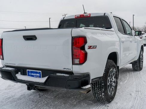 Used 2025 Chevrolet Colorado Z71 AWD/4WD image 6