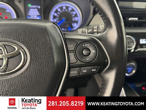 Certified 2021 Toyota Venza LE image 28