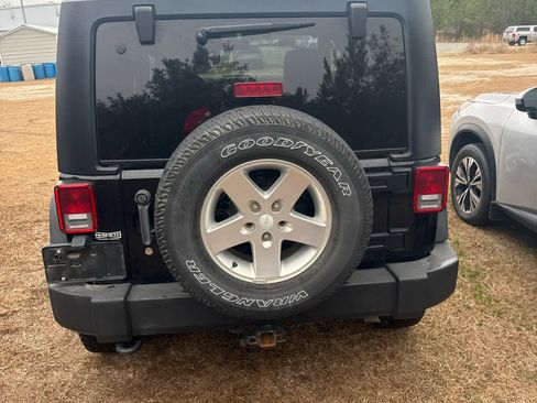 Used 2013 Jeep Wrangler Sport image 4