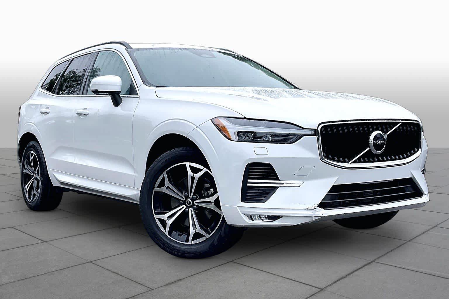 Used 2022 Volvo XC60 B5 Momentum w/ Climate Package AWD/4WD image 2