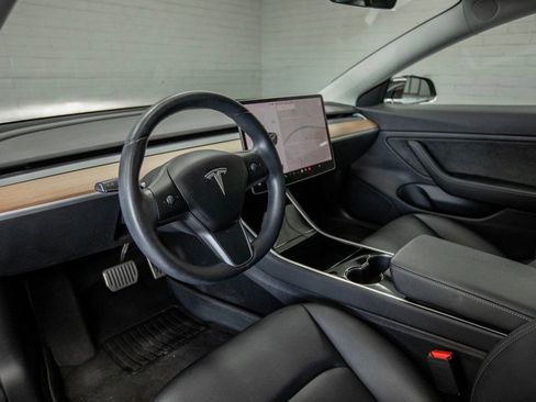 Used 2019 Tesla Model 3 Standard Range Plus image 17