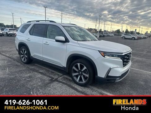 Used 2023 Honda Pilot Touring image 7
