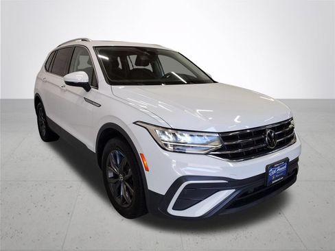 Certified 2022 Volkswagen Tiguan SE FWD image 5