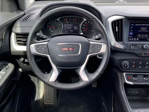 Used 2024 GMC Terrain SLE w/ Elevation Edition image 5