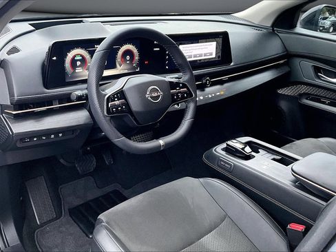 Used 2024 Nissan Ariya AWD image 16