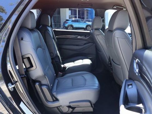 Certified 2024 Buick Enclave Premium image 11