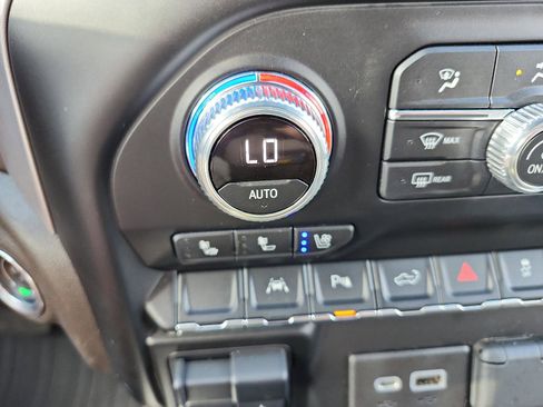 Certified 2022 GMC Sierra 1500 SLT w/ SLT Premium Plus Package image 22