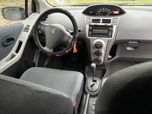 Used 2010 Toyota Yaris 2-Door Hatchback FWD image 12