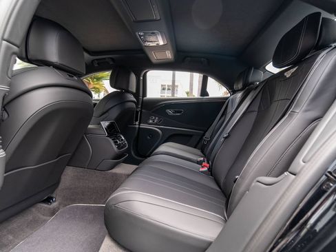 Used 2024 Bentley Flying Spur S V8 AWD/4WD image 14