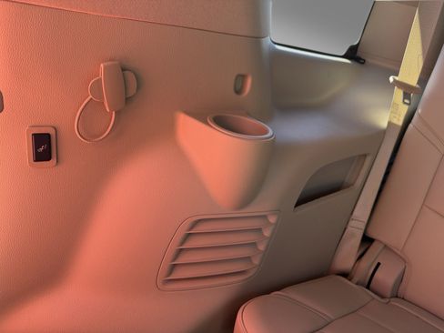 Used 2020 Cadillac Escalade Premium Luxury image 43