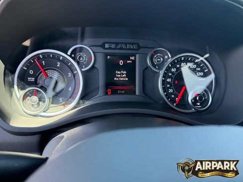 New 2026 RAM 2500 Big Horn AWD/4WD image 25