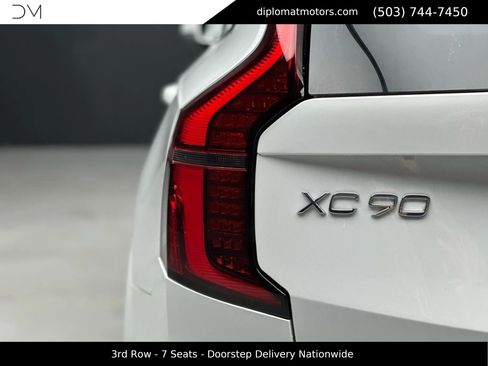 Used 2025 Volvo XC90 T8 Ultra w/ Protection Package Premier image 14