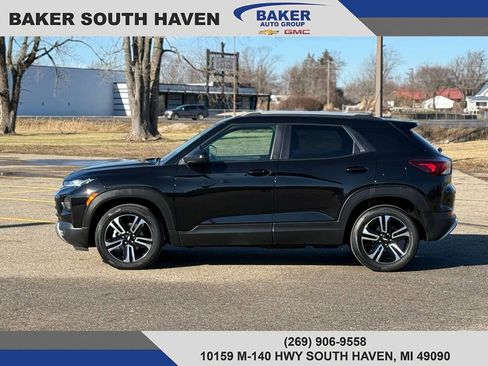 Used 2023 Chevrolet TrailBlazer LT image 3