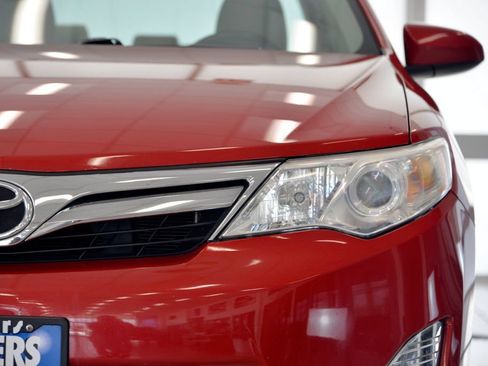 Used 2014 Toyota Camry XLE FWD image 11