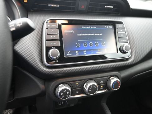 Used 2025 Nissan Kicks Play S image 19