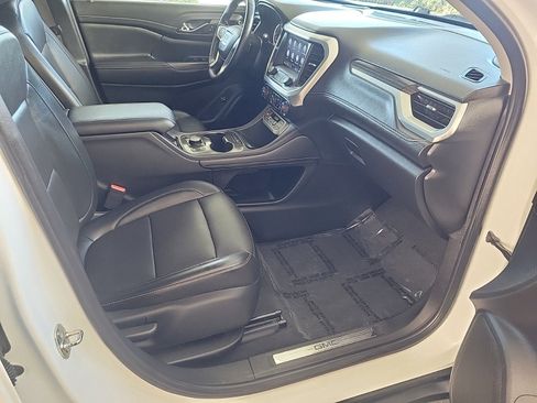 Used 2023 GMC Acadia SLT image 12