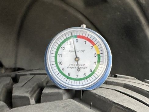 Used 2015 GMC Yukon XL SLT image 36