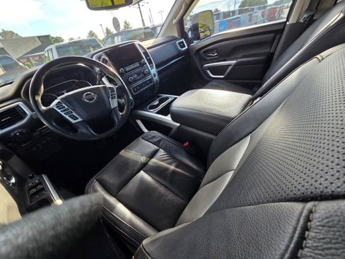 Used 2021 Nissan Titan SV w/ SV Convenience Package AWD/4WD image 10